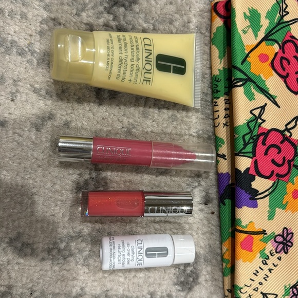 New Clinique Chubby Stick in A27 color with minis and a Clinique bag - Picture 2 of 6